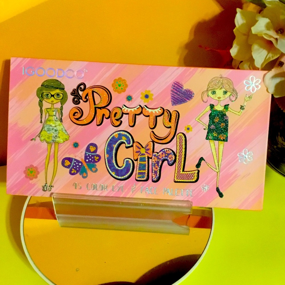 Palette NWT with 45 color eye and face